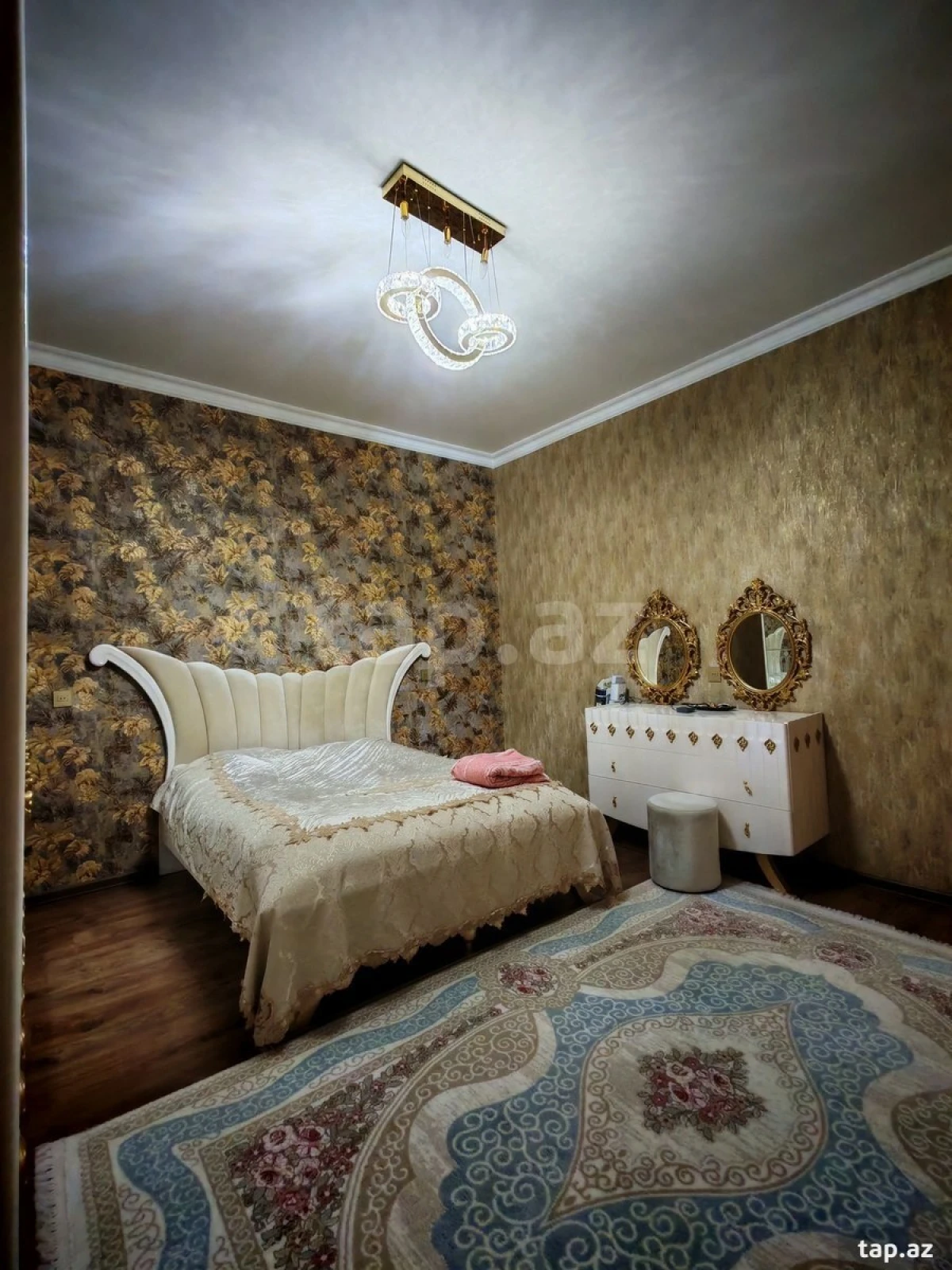 Satılır 4 otaqlı həyət evi