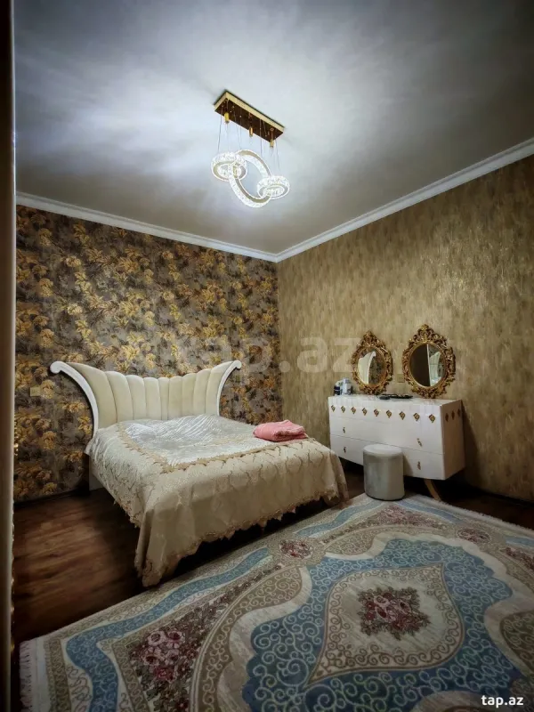 Satılır 4 otaqlı həyət evi