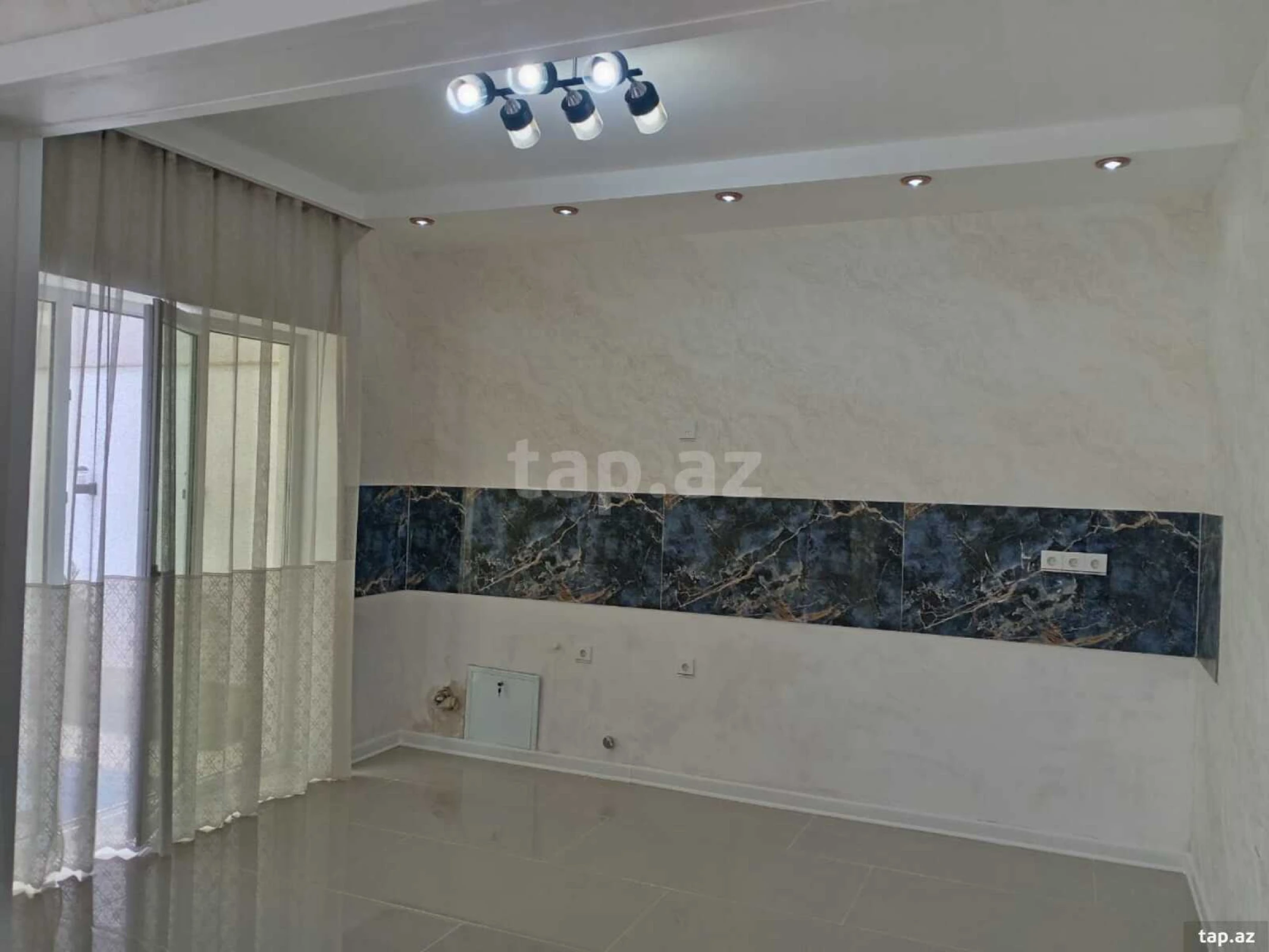 Satılır 4 otaqlı həyət evi 300 m²