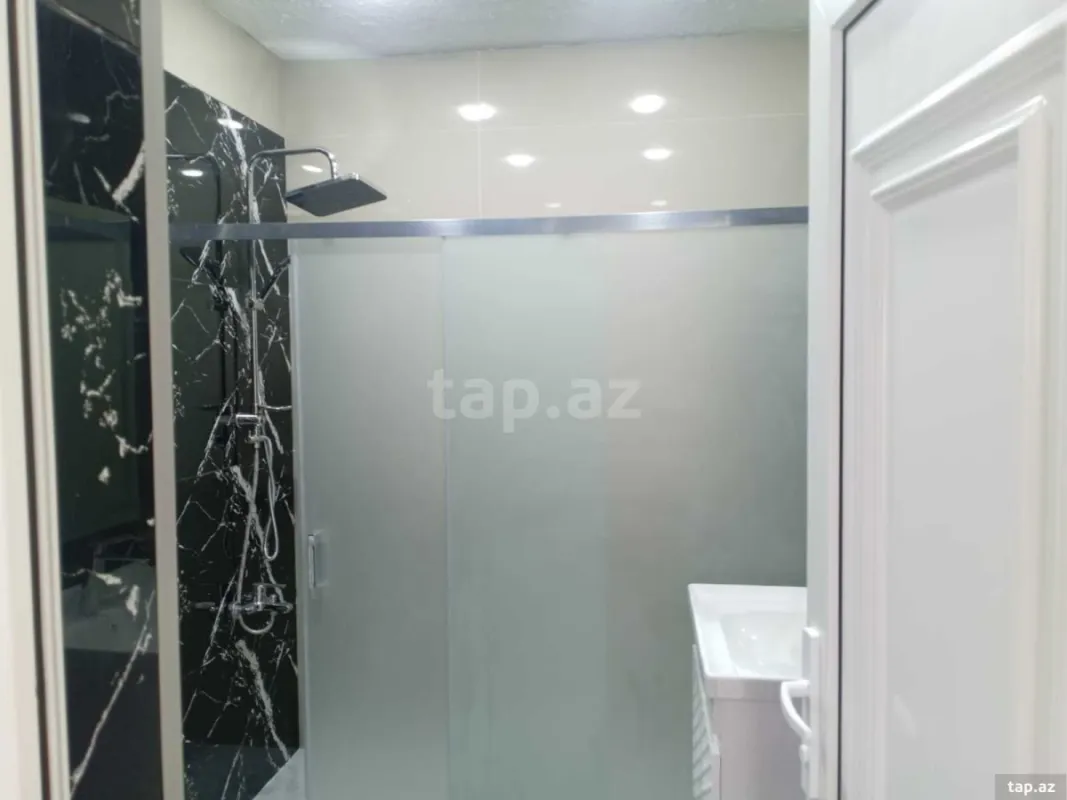 Satılır 4 otaqlı həyət evi 300 m²