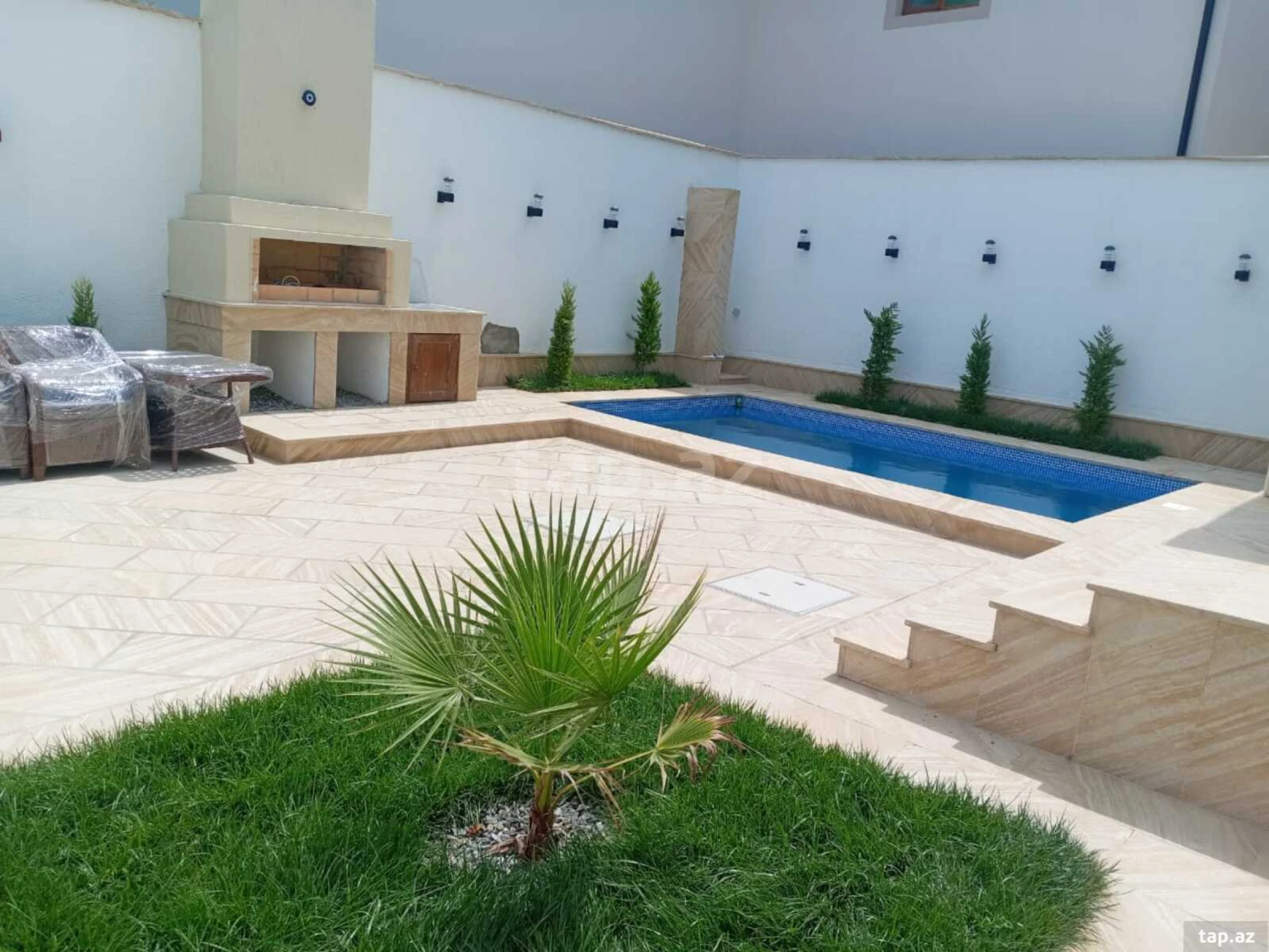 Satılır 4 otaqlı həyət evi 300 m²