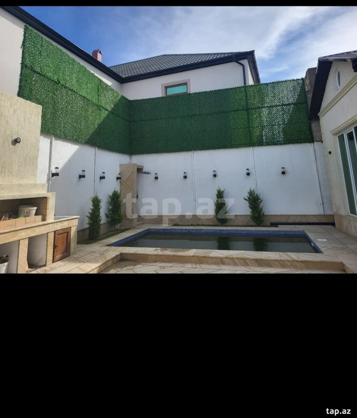 Satılır 4 otaqlı həyət evi 300 m²