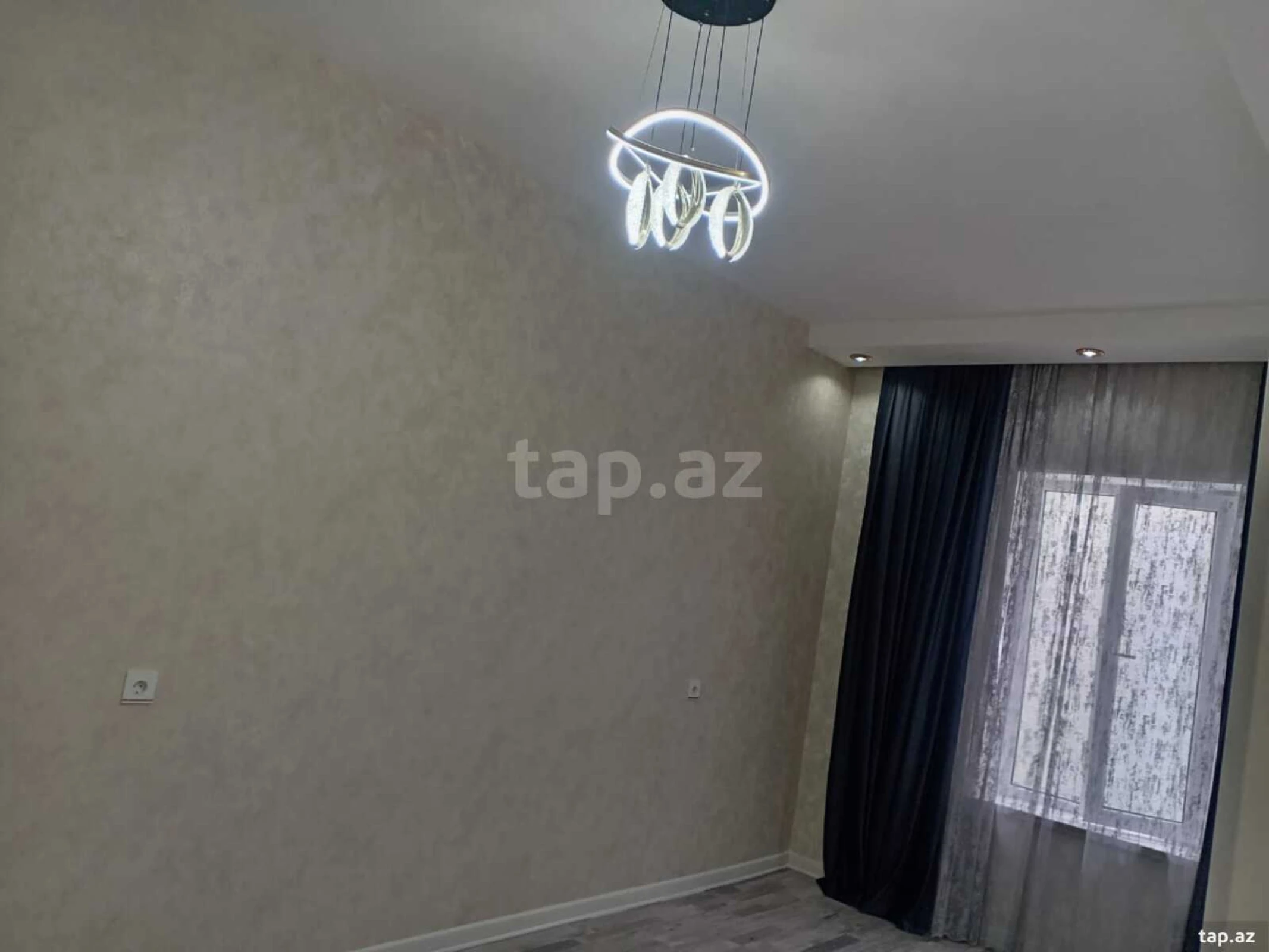 Satılır 4 otaqlı həyət evi 300 m²