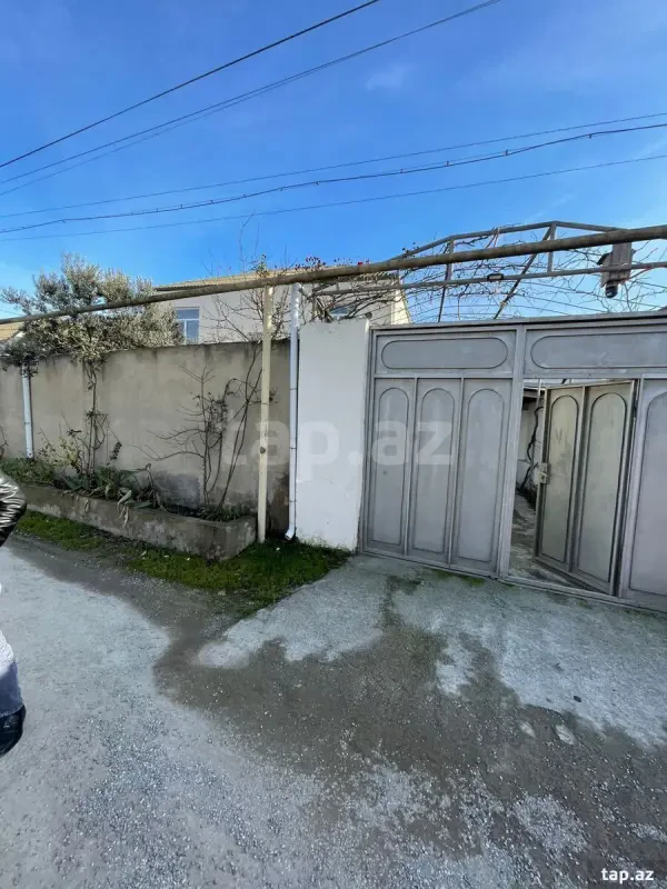 Satılır 5 otaqlı həyət evi 180 m²