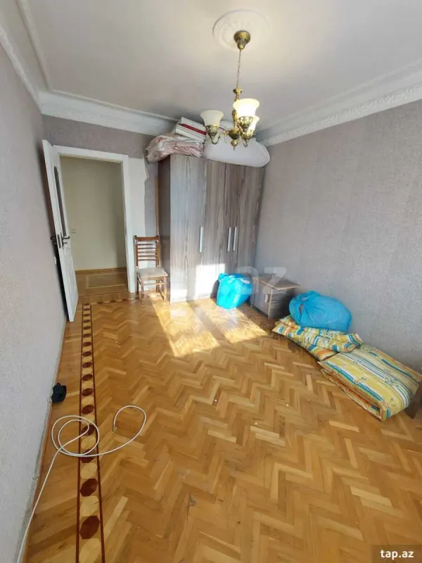 Satılır 2 otaqlı mənzil 80 m²