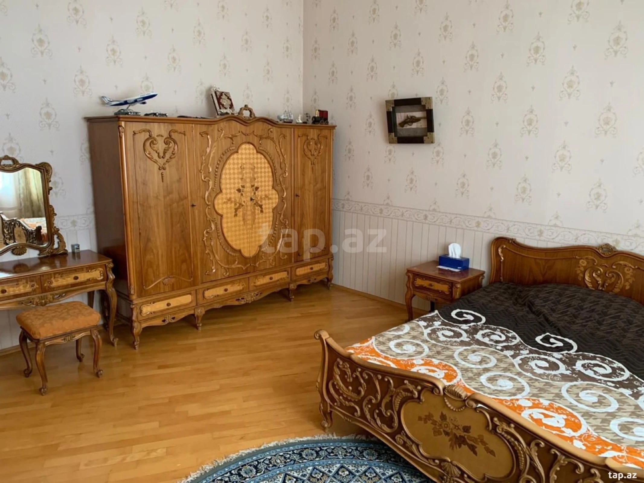 Kirayə verilir 10 otaqlı həyət evi