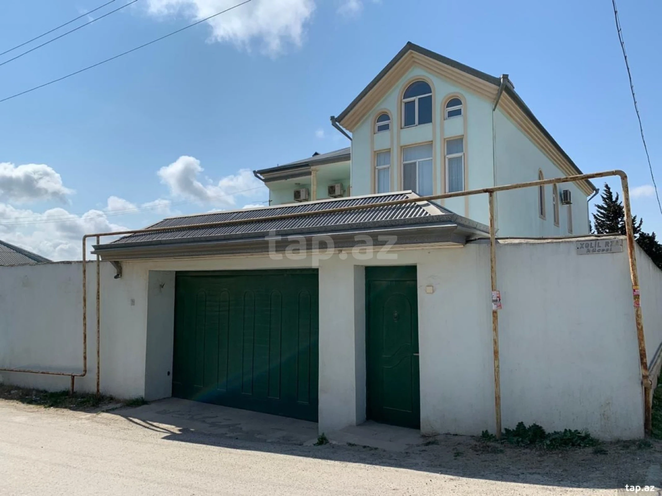 Kirayə verilir 10 otaqlı həyət evi