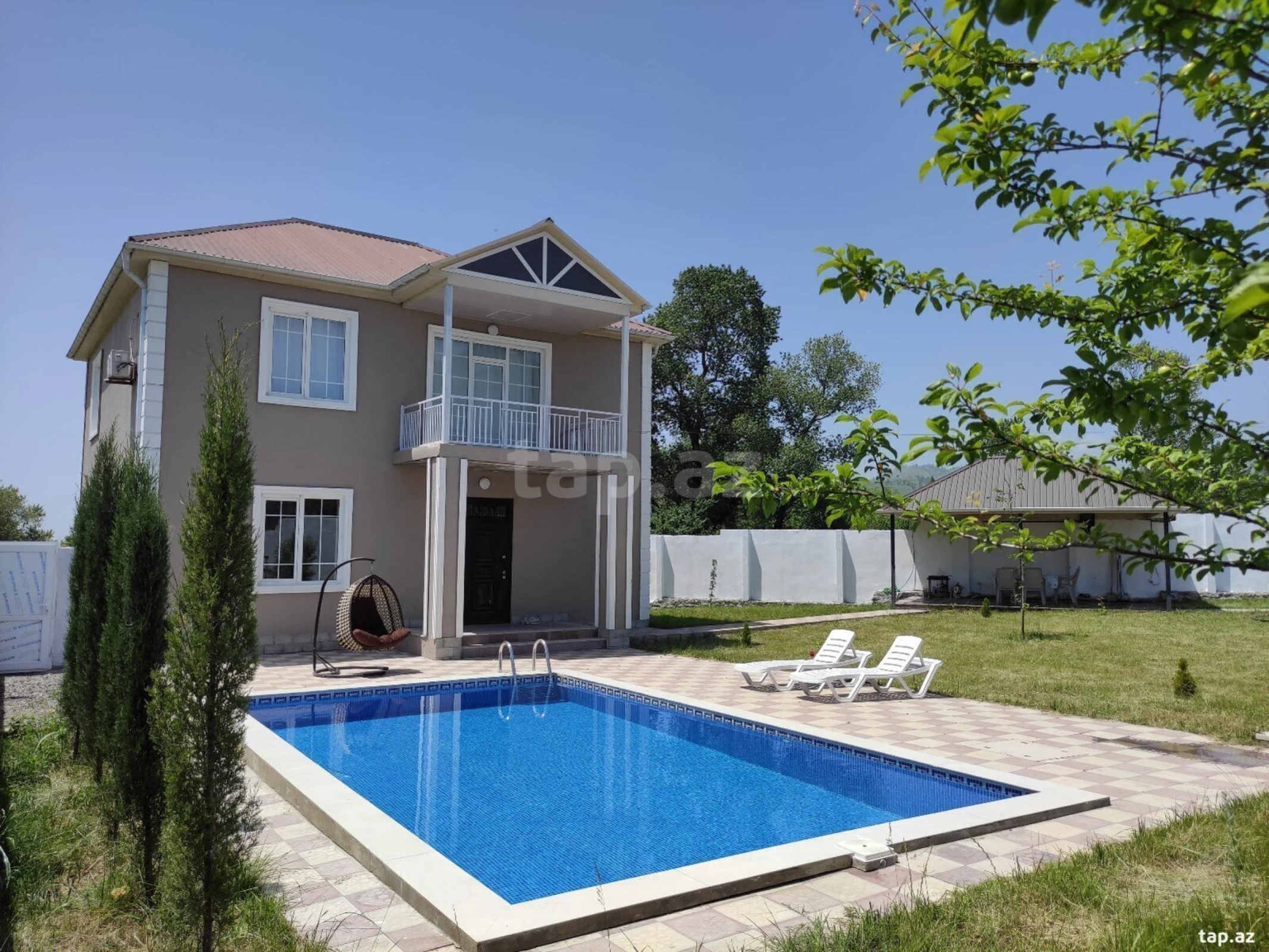 Kirayə verilir 5 otaqlı həyət evi