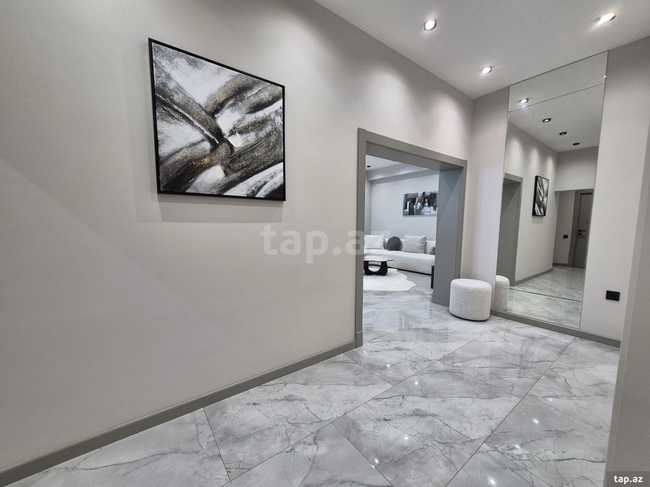 Kirayə verilir 3 otaqlı yeni tikili 91 m²