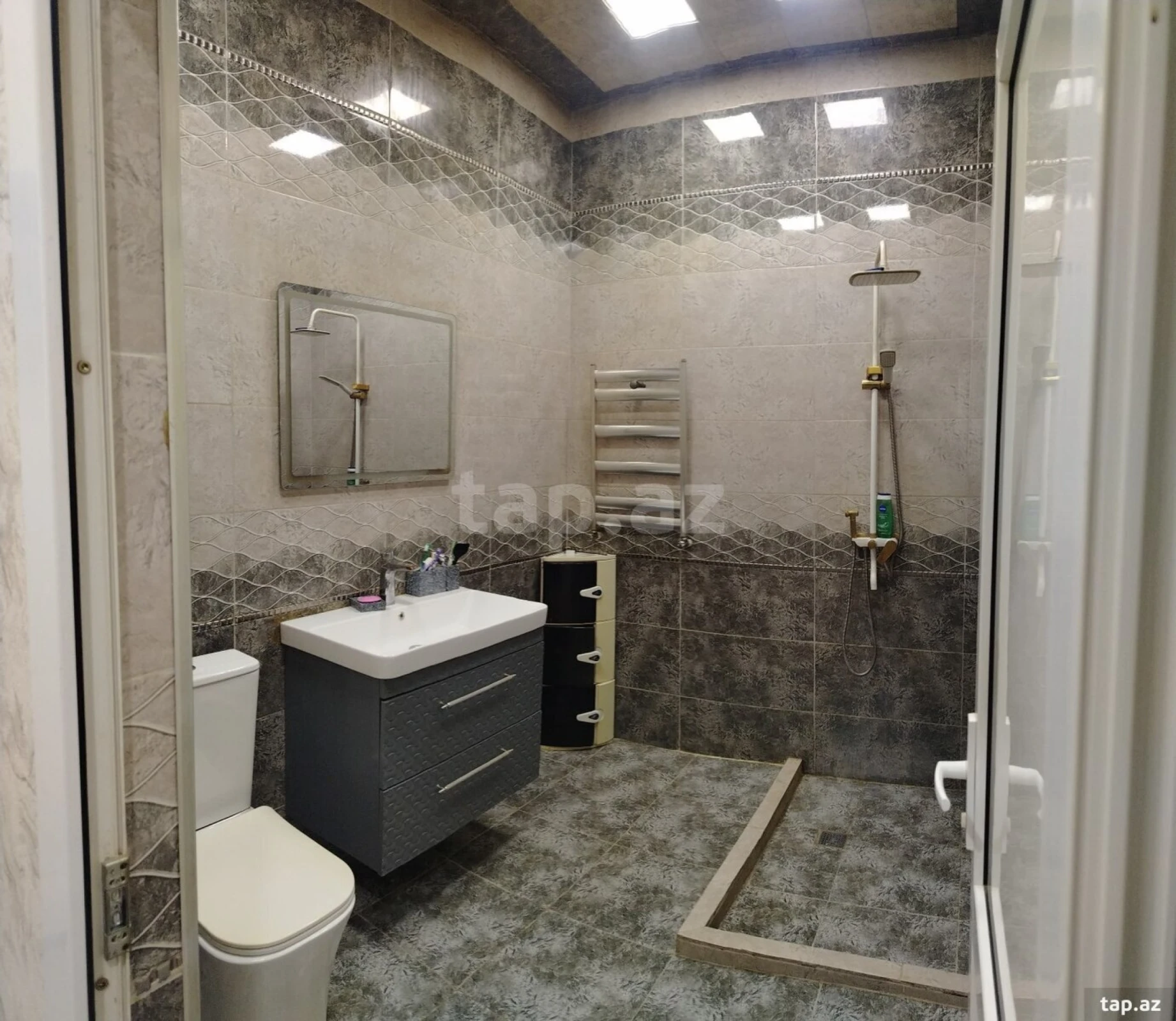 Satılır 3 otaqlı yeni tikili 66 m²