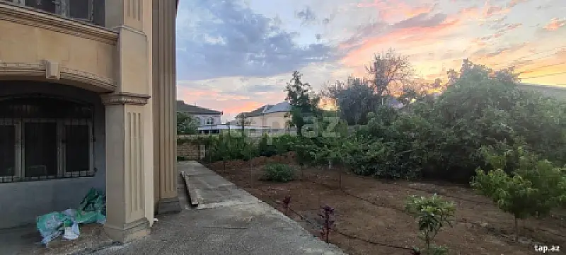 Satılır 7 otaqlı həyət evi