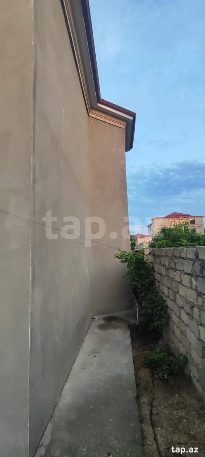 Satılır 7 otaqlı həyət evi