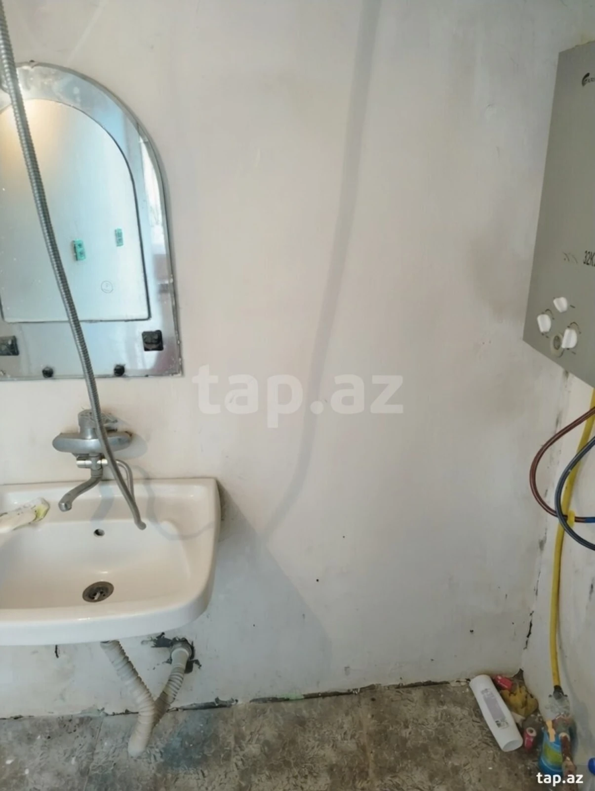 Kirayə verilir 3 otaqlı həyət evi