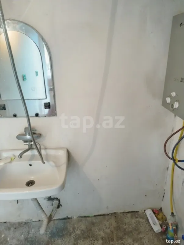 Kirayə verilir 3 otaqlı həyət evi