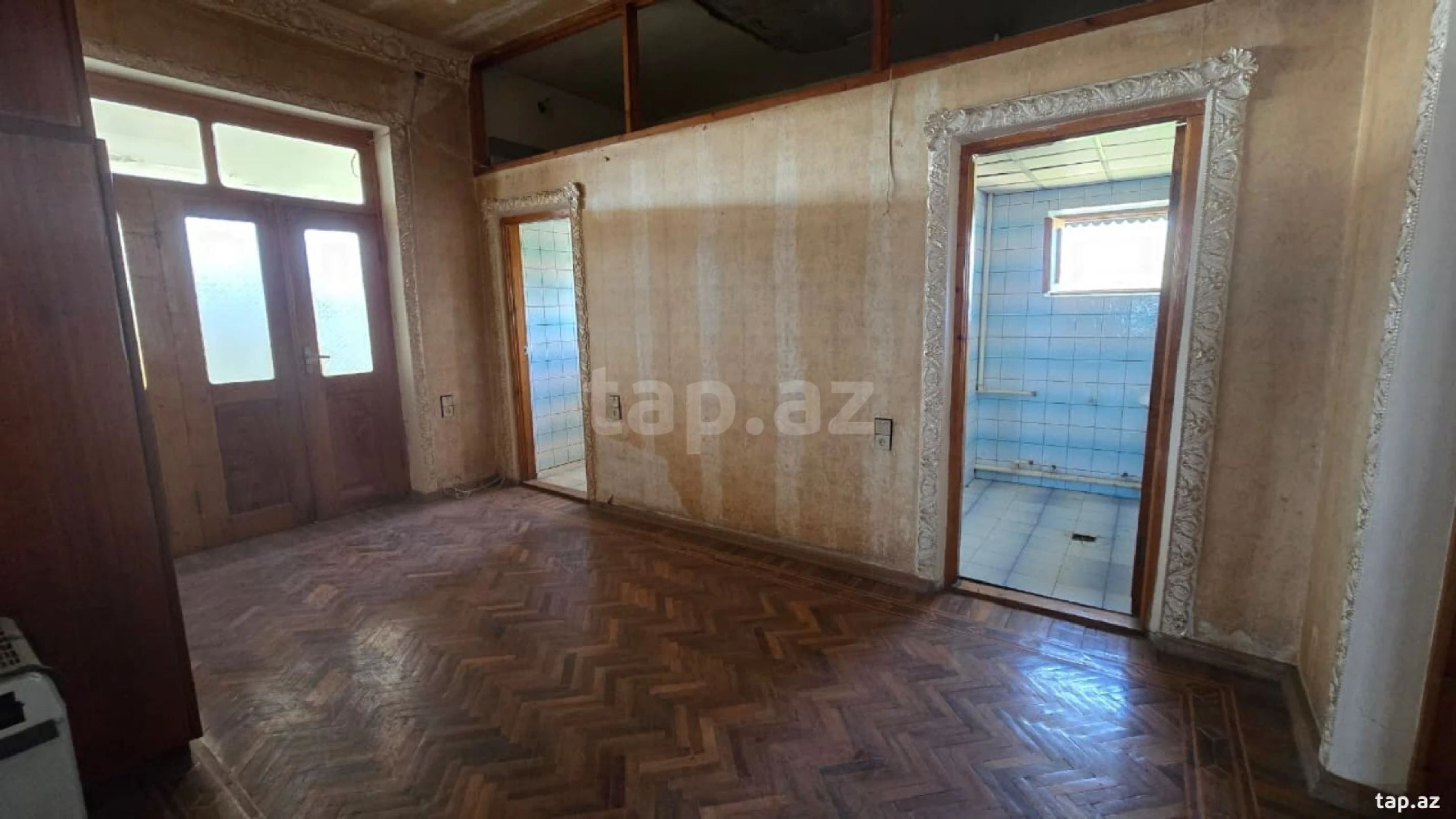 Satılır 8 otaqlı həyət evi
