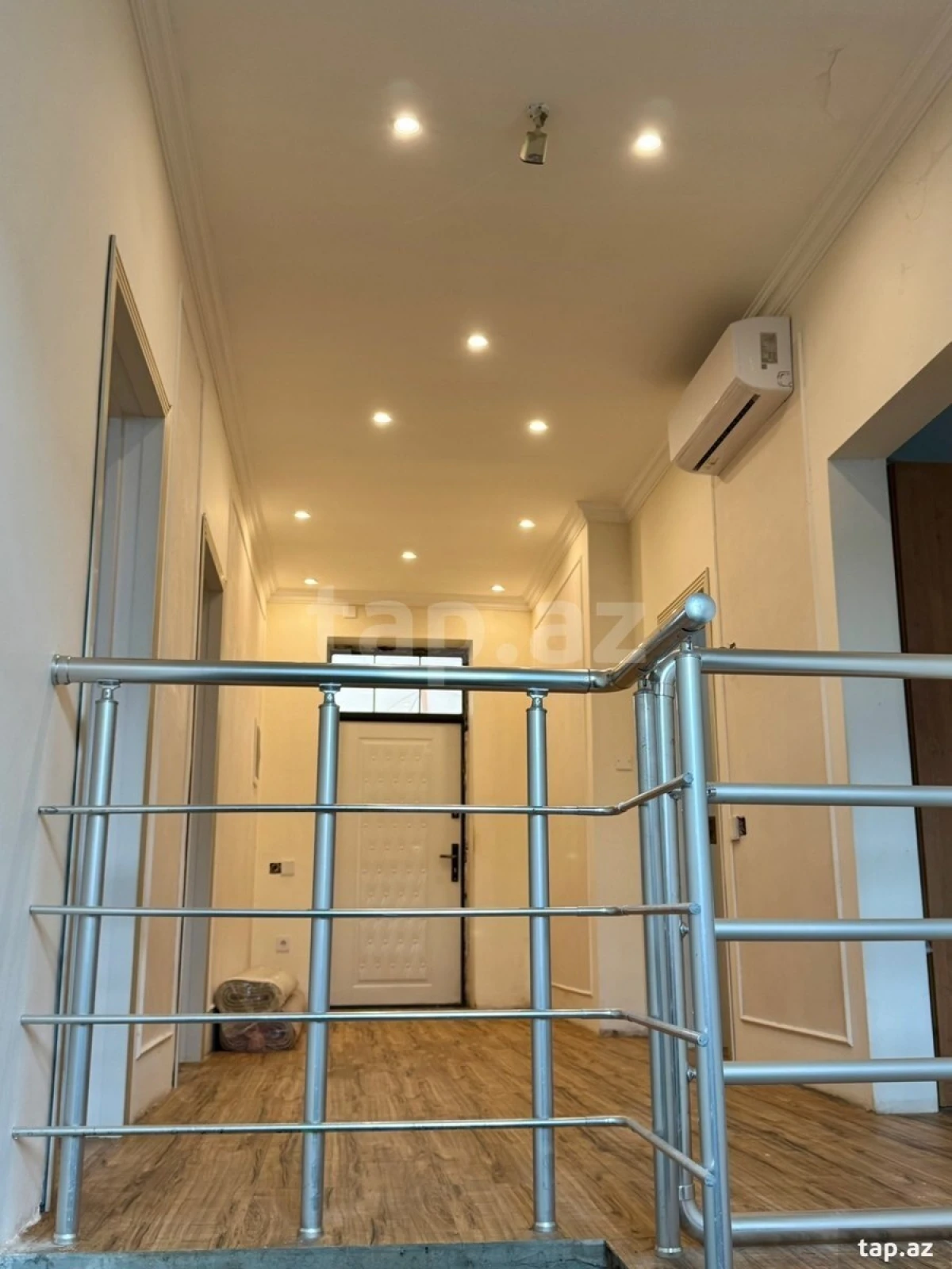 Satılır 5 otaqlı həyət evi