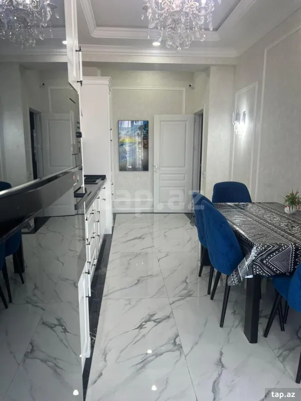 Kirayə verilir 3 otaqlı yeni tikili 130 m²