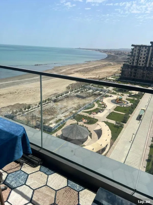 Kirayə verilir 3 otaqlı yeni tikili 130 m²