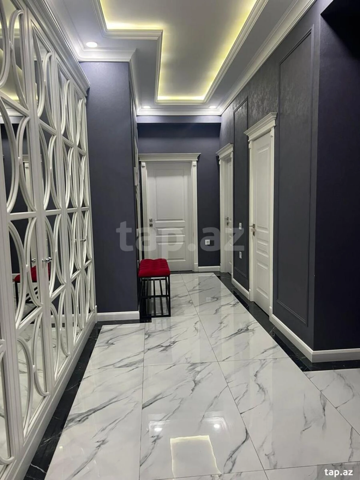 Kirayə verilir 3 otaqlı yeni tikili 130 m²