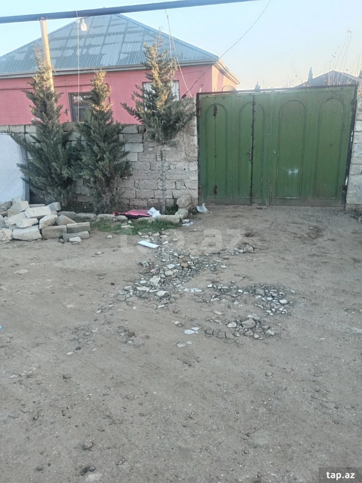 Satılır 3 otaqlı həyət evi