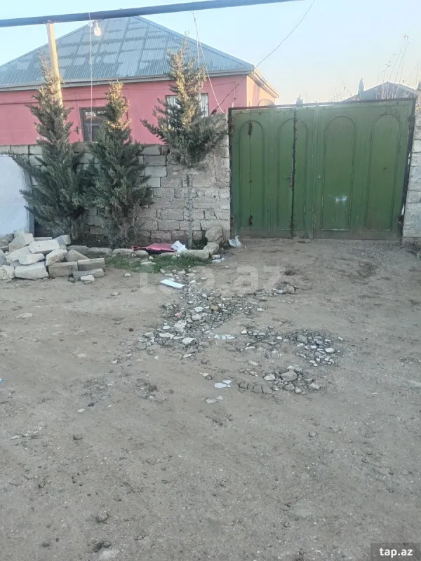 Satılır 3 otaqlı həyət evi