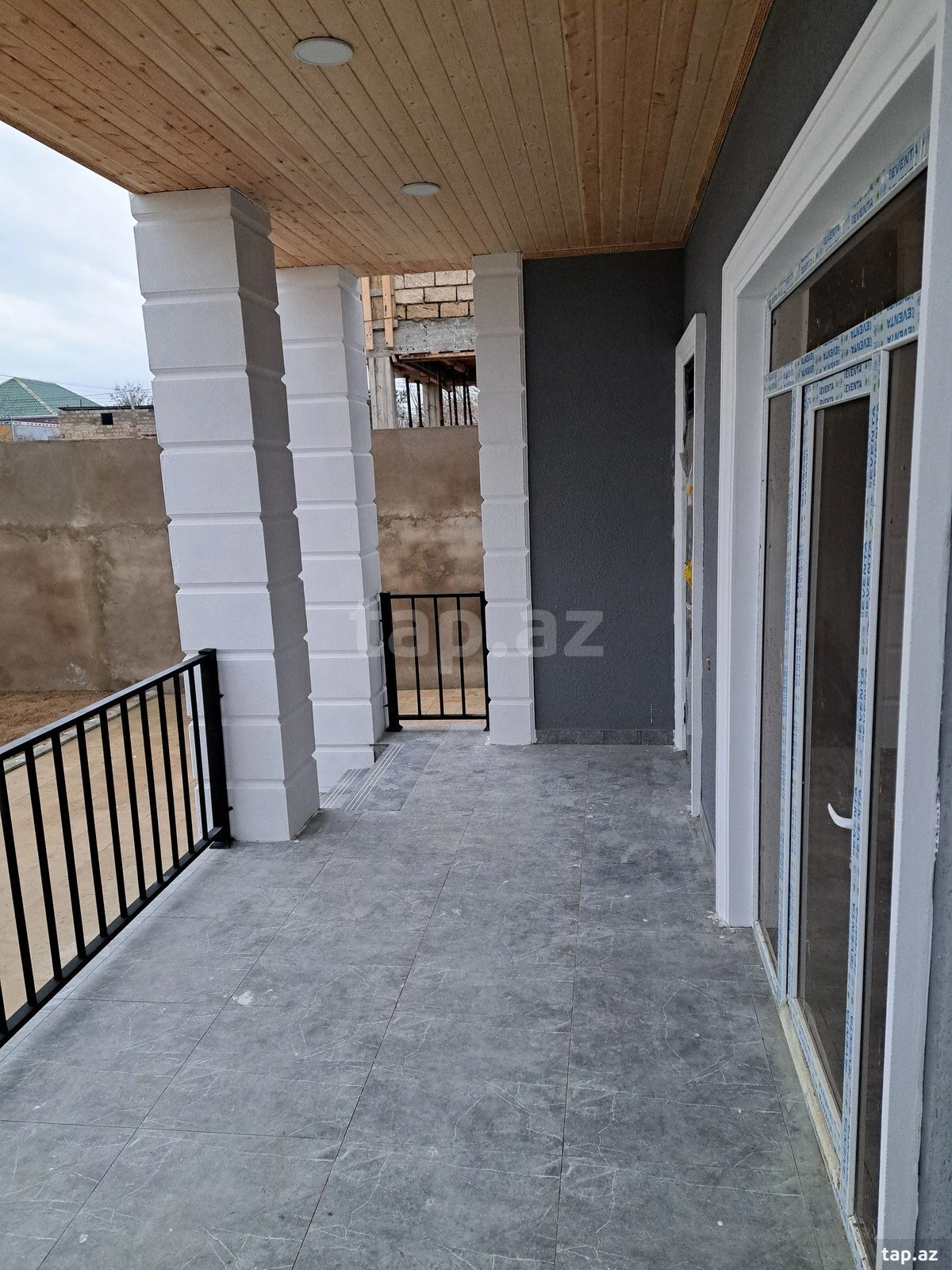 Satılır 4 otaqlı həyət evi