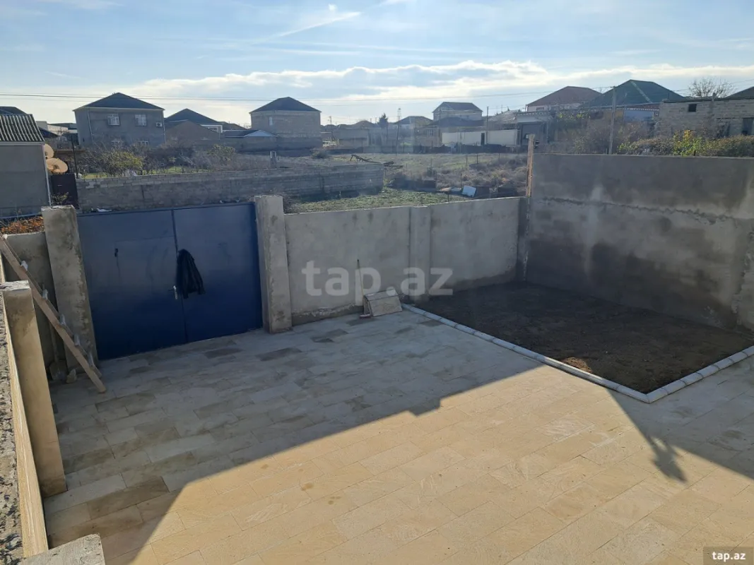 Satılır 4 otaqlı həyət evi