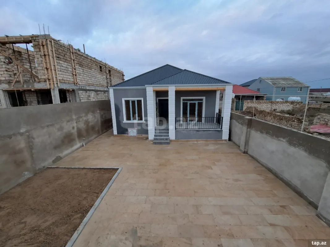 Satılır 4 otaqlı həyət evi