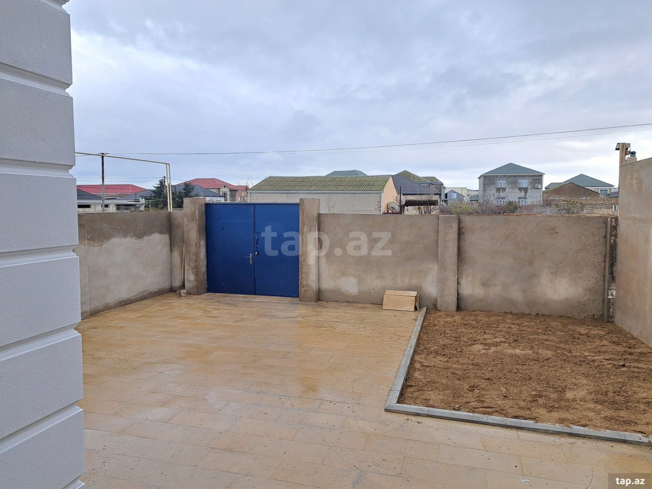 Satılır 4 otaqlı həyət evi