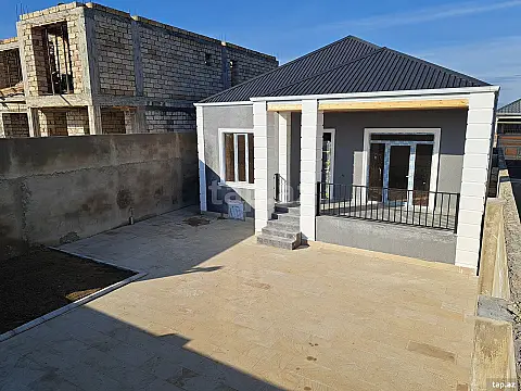 Satılır 4 otaqlı həyət evi