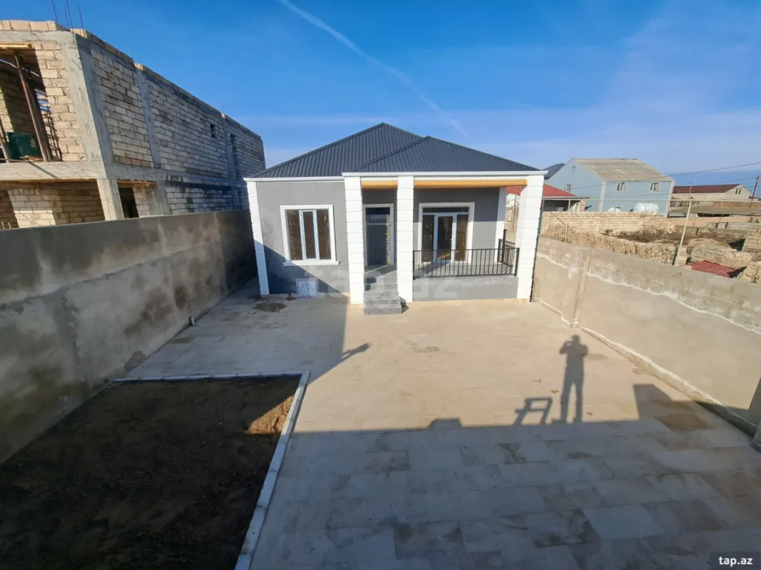 Satılır 4 otaqlı həyət evi