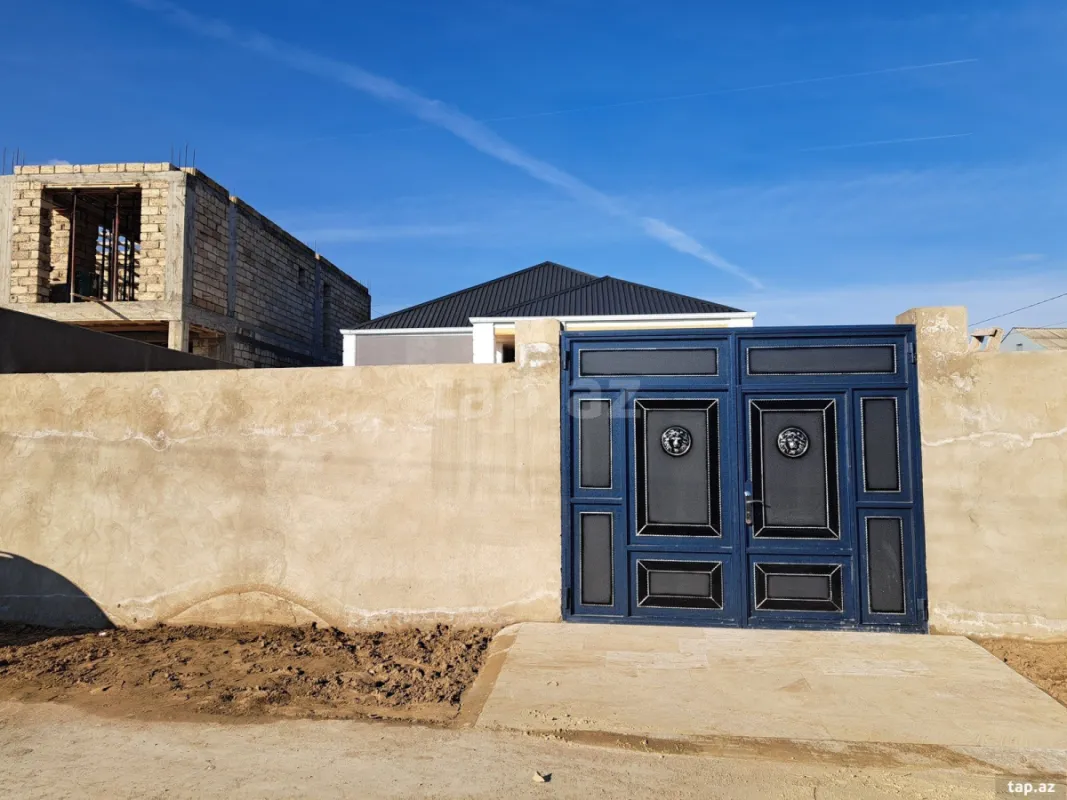 Satılır 4 otaqlı həyət evi