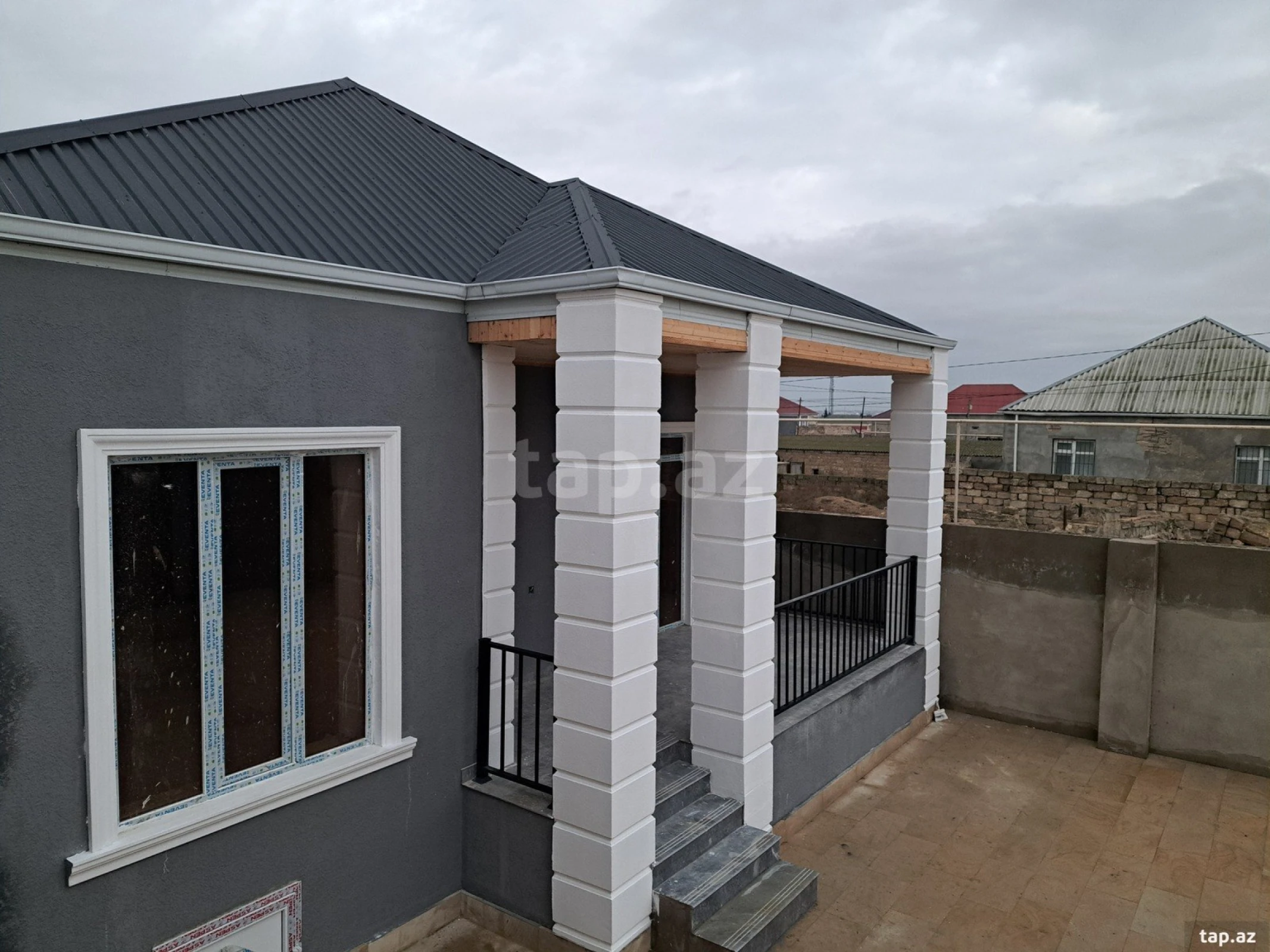 Satılır 4 otaqlı həyət evi