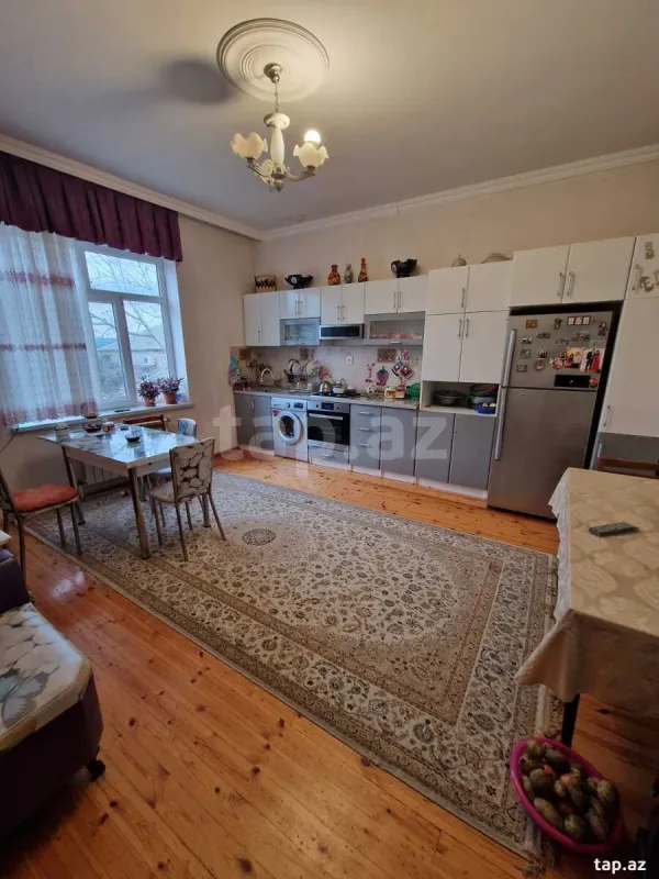 Satılır 5 otaqlı həyət evi