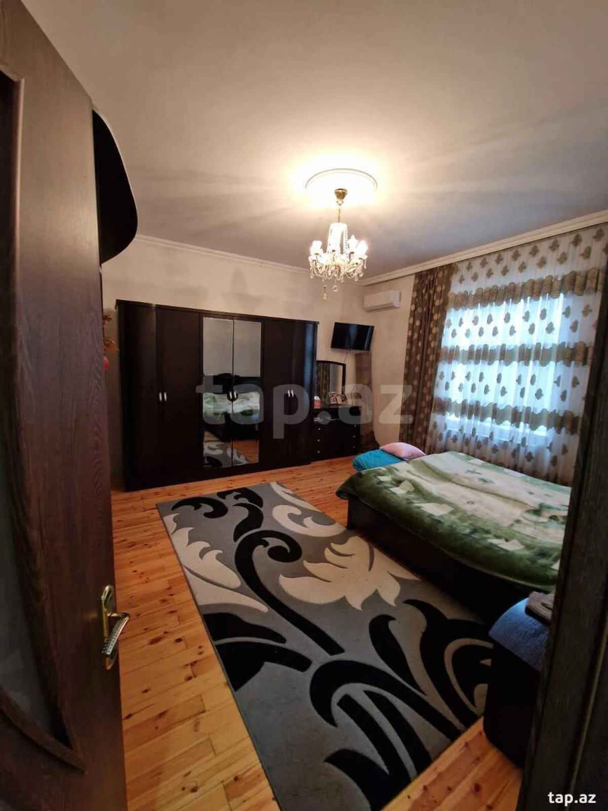 Satılır 5 otaqlı həyət evi