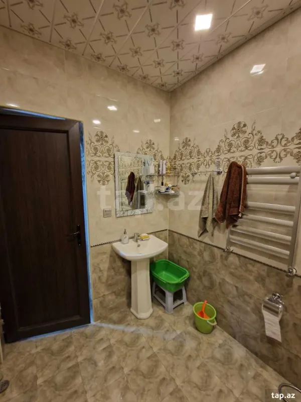 Satılır 5 otaqlı həyət evi