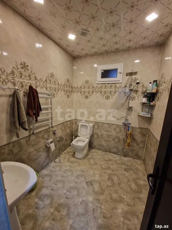 Satılır 5 otaqlı həyət evi