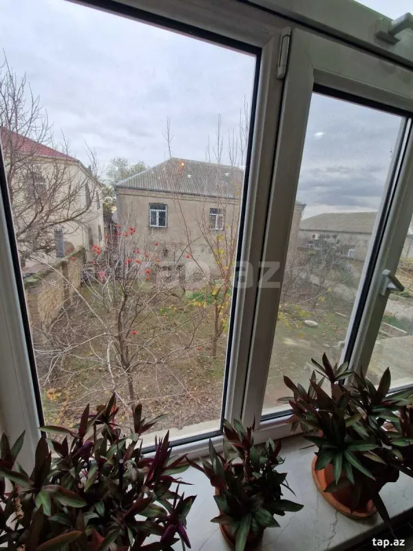 Satılır 5 otaqlı həyət evi