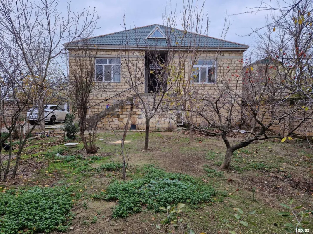 Satılır 5 otaqlı həyət evi
