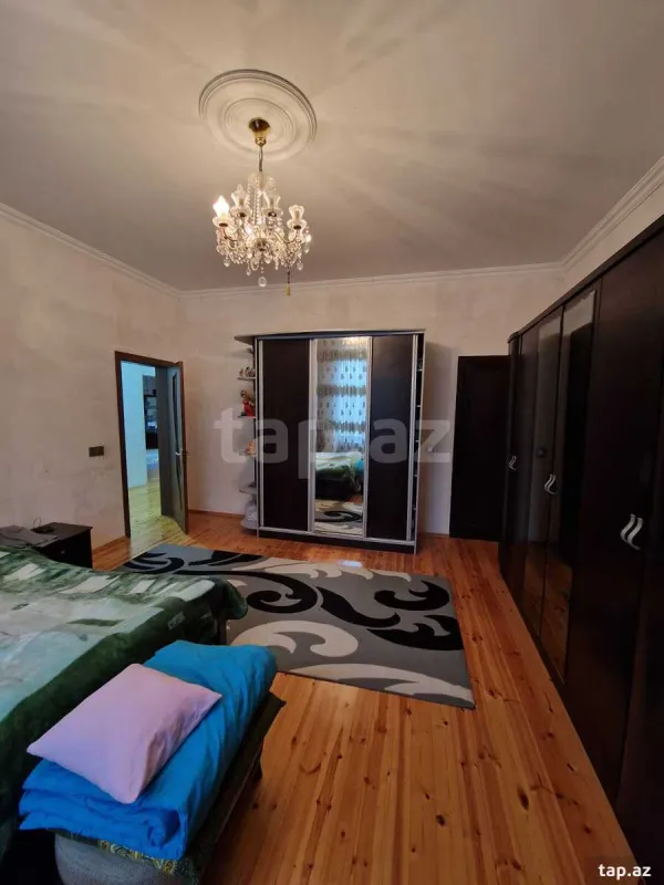 Satılır 5 otaqlı həyət evi