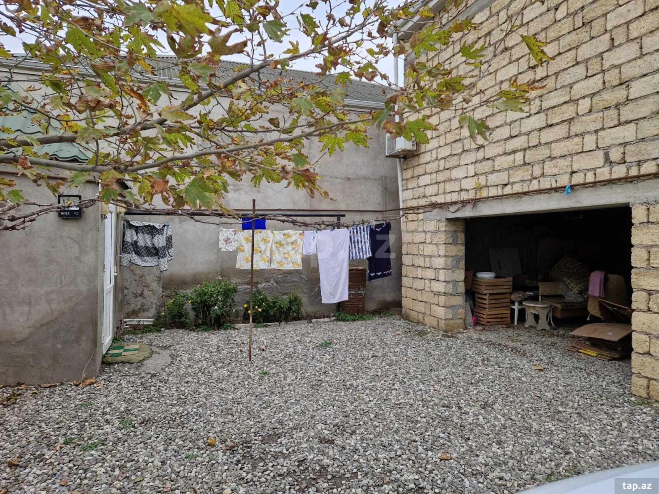 Satılır 5 otaqlı həyət evi