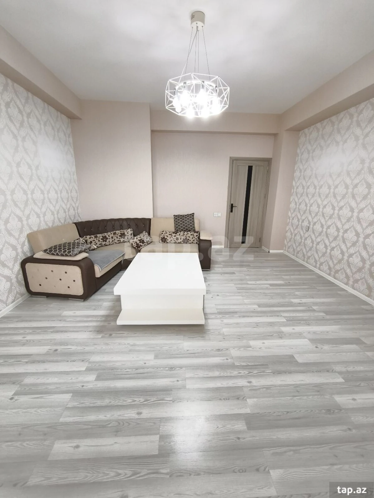 Kirayə verilir 2 otaqlı yeni tikili 80 m²