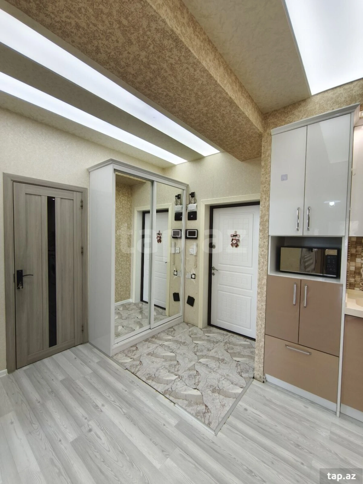 Kirayə verilir 2 otaqlı yeni tikili 80 m²
