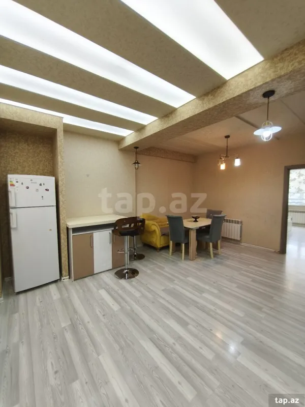 Kirayə verilir 2 otaqlı yeni tikili 80 m²
