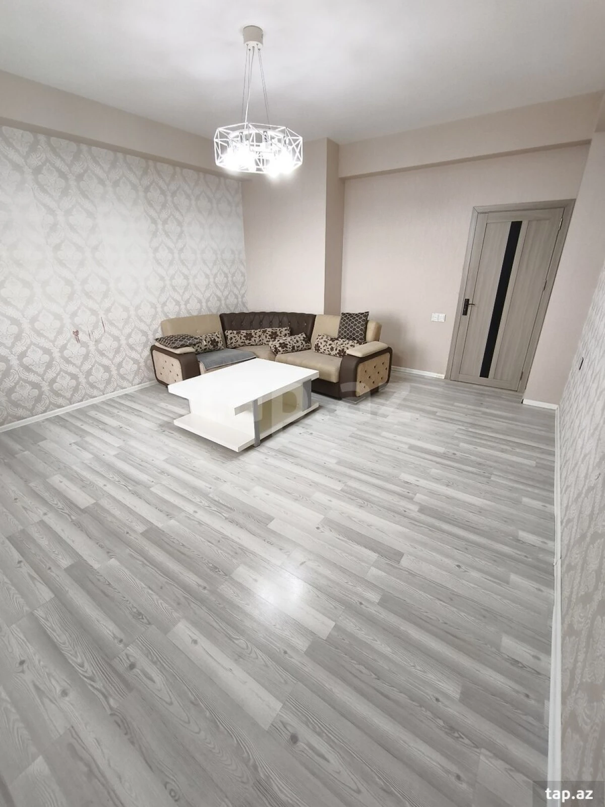 Kirayə verilir 2 otaqlı yeni tikili 80 m²