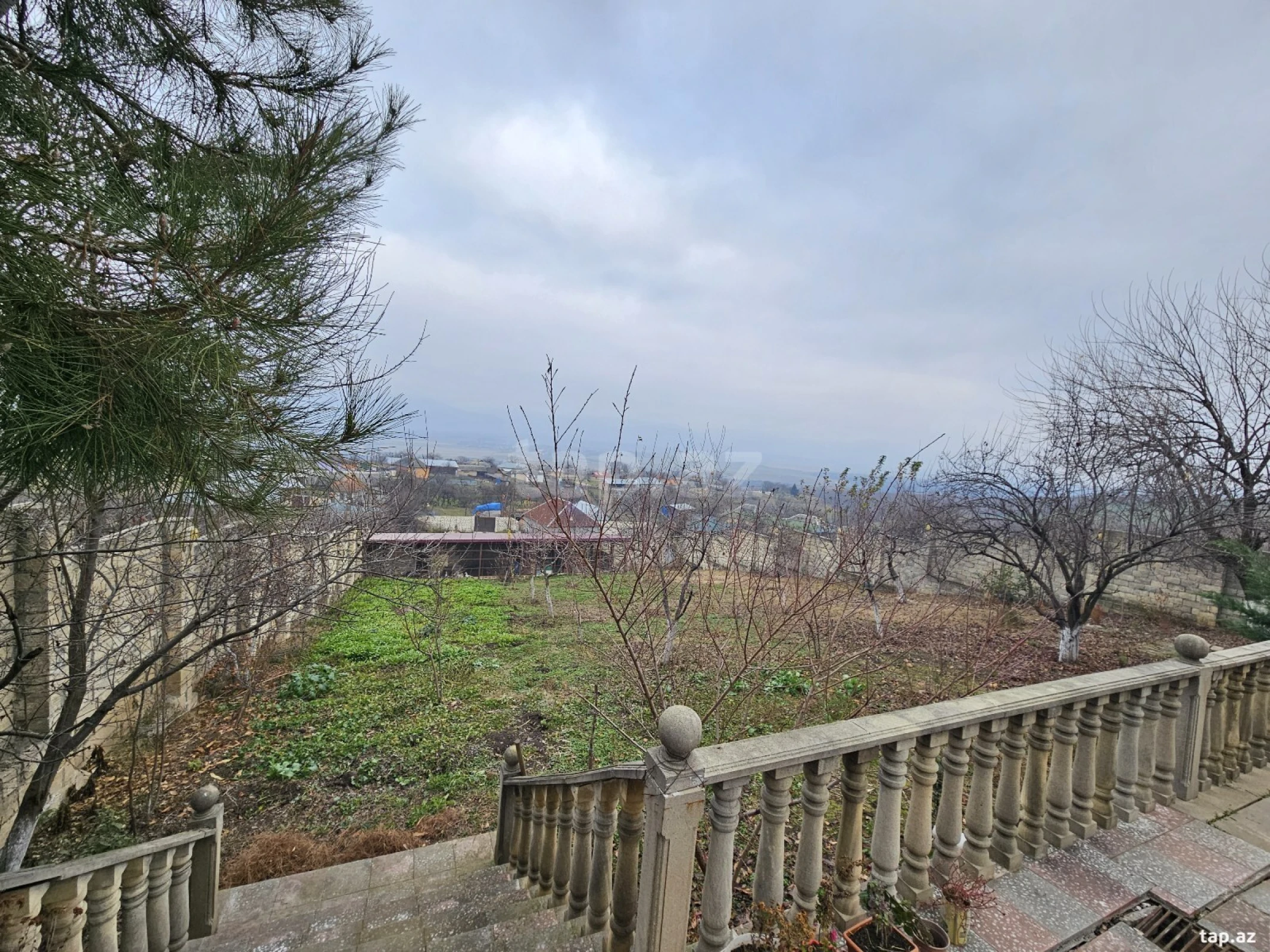 Satılır 3 otaqlı həyət evi