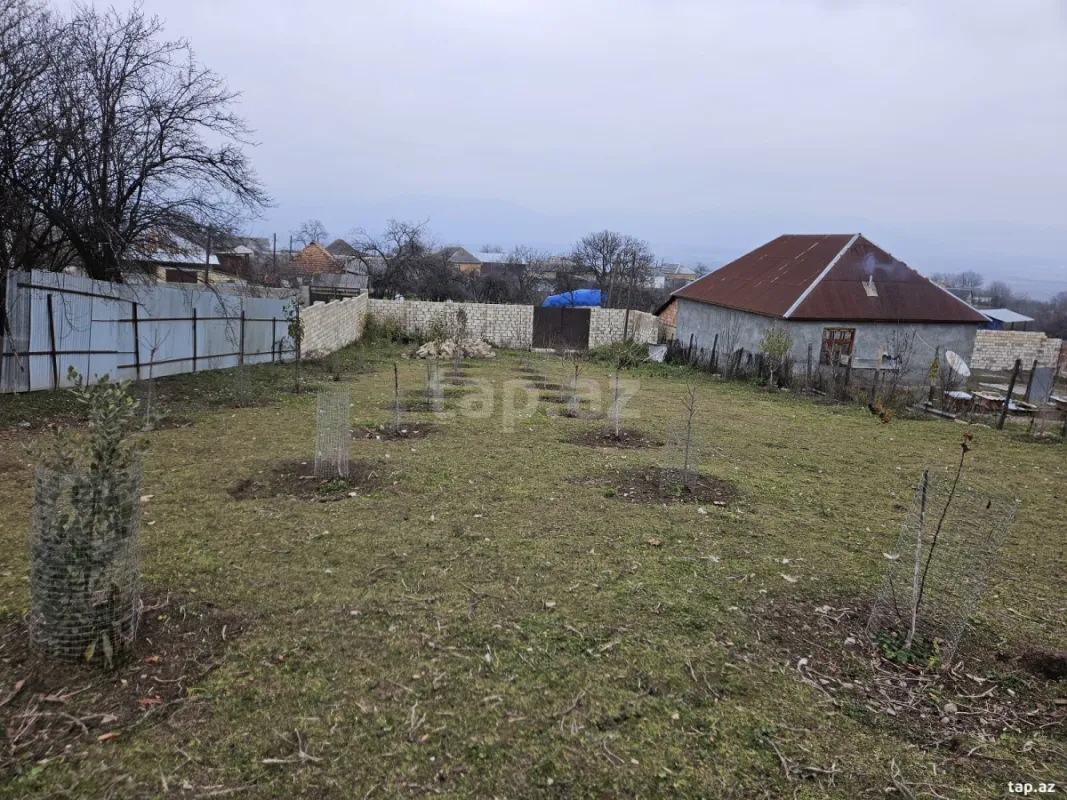 Satılır 3 otaqlı həyət evi