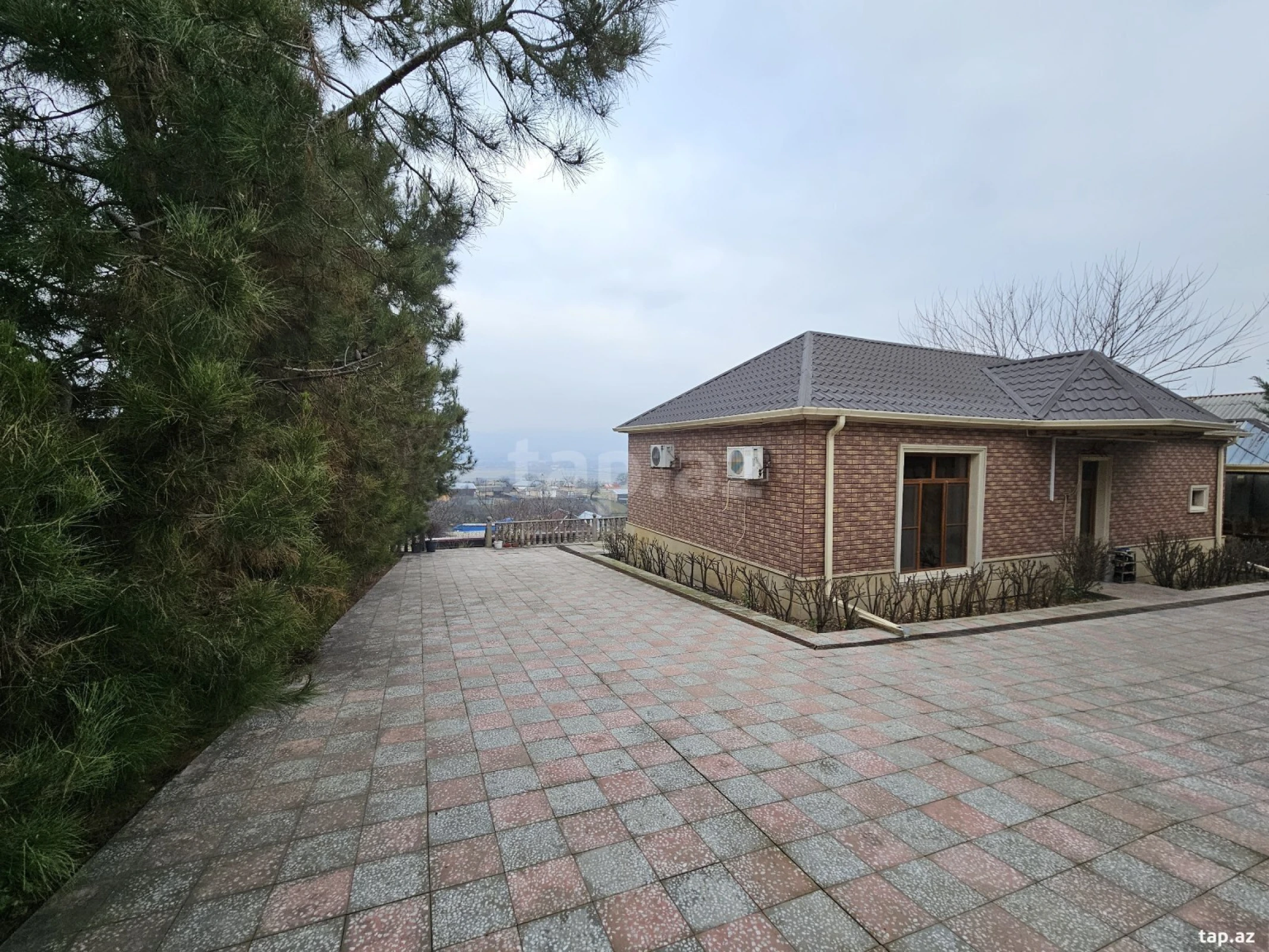 Satılır 3 otaqlı həyət evi