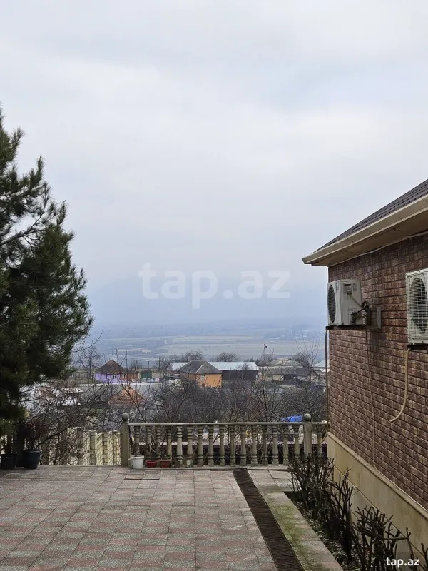 Satılır 3 otaqlı həyət evi