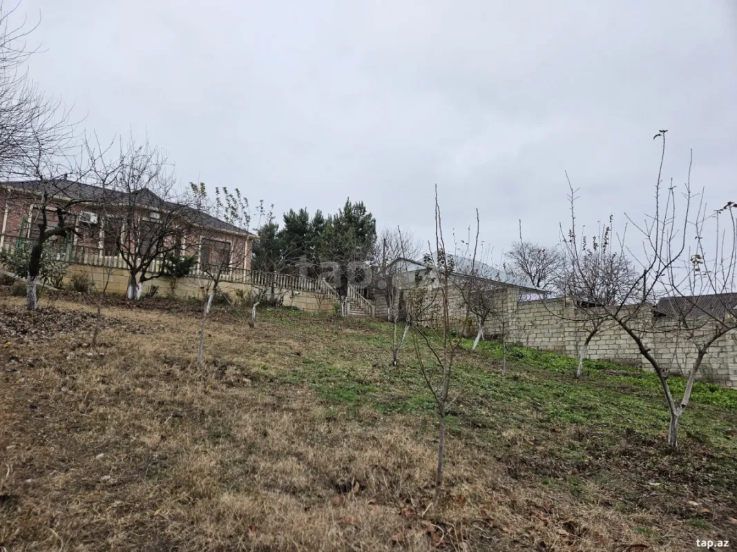 Satılır 3 otaqlı həyət evi